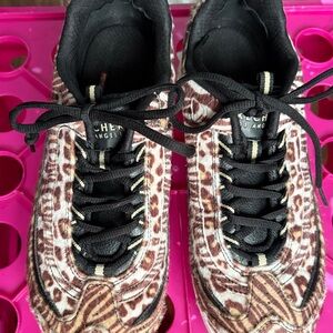 SKECHERS Leopard Print Sneakers with Platform Sz 9